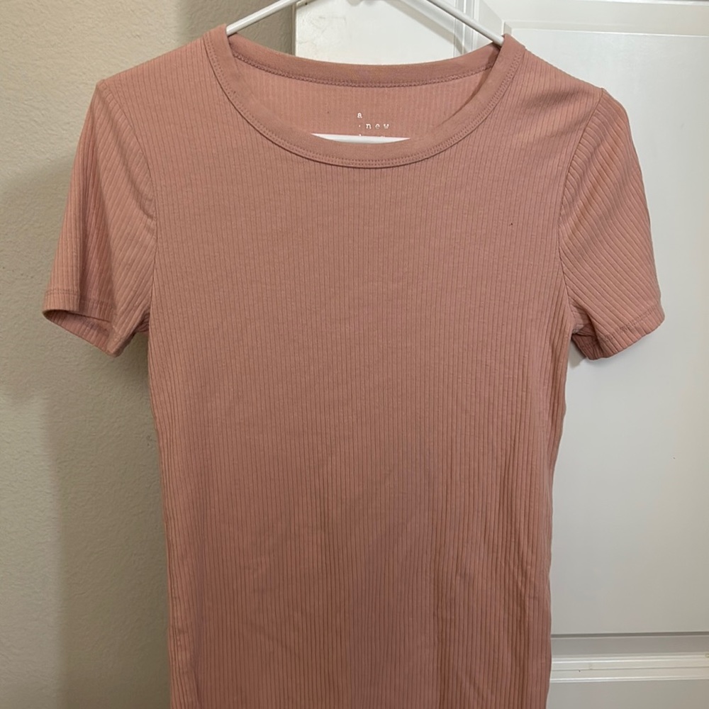 pink shirt